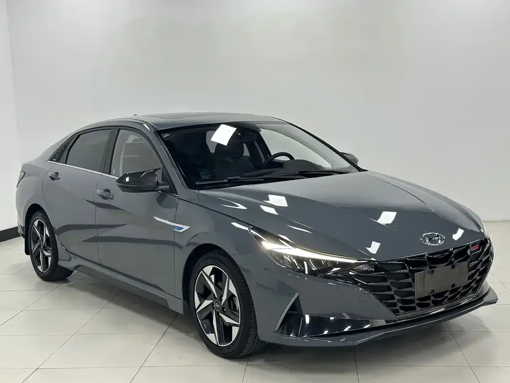 Hyundai Elantra — фото 5
