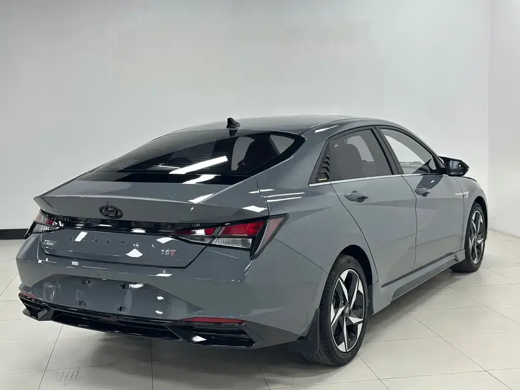 Hyundai Elantra — фото 7