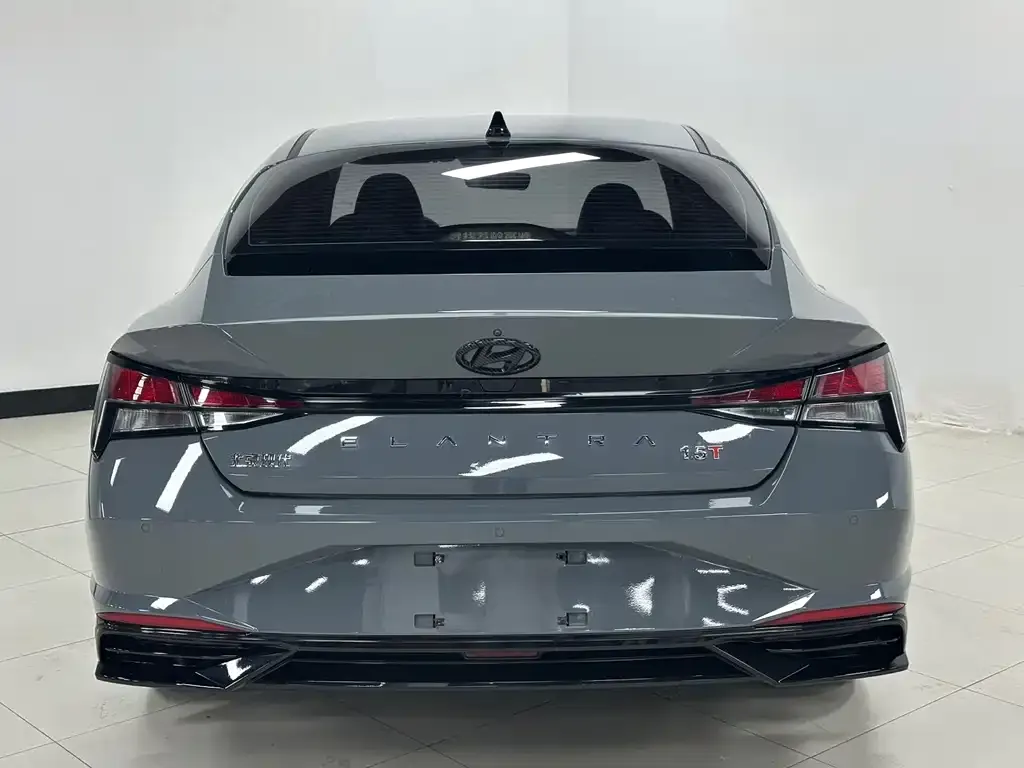 Hyundai Elantra — фото 10