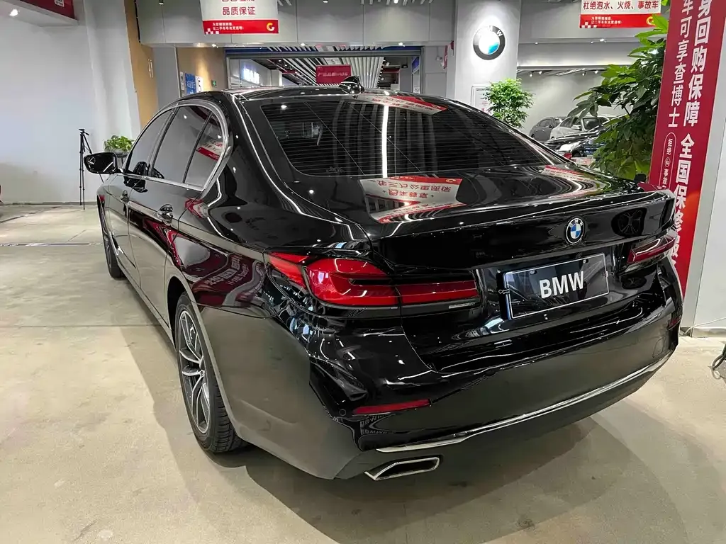 BMW 5 Series — фото 4