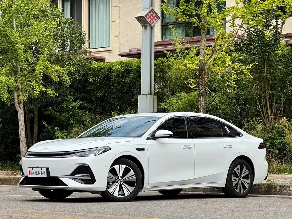 Geely Galaxy A7 EM — фото 1