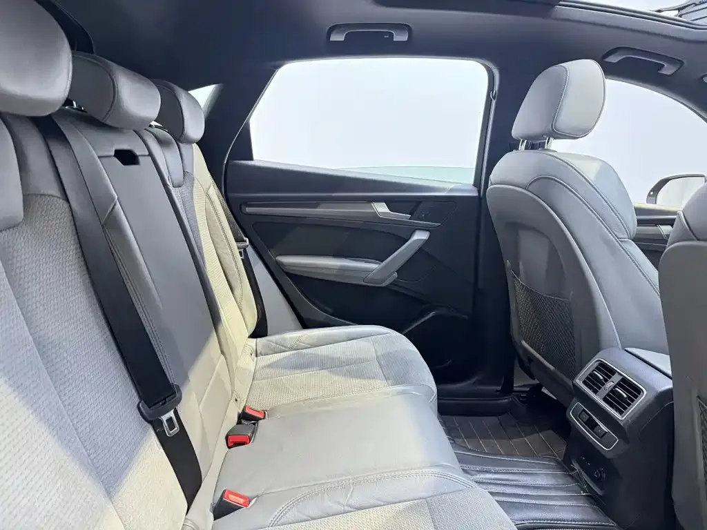 Audi Q5L Sportback — фото 4
