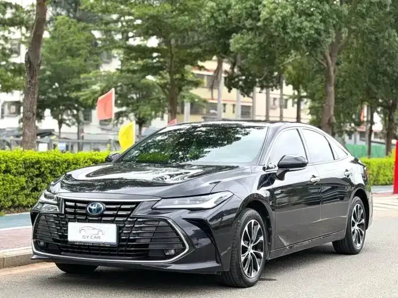 Toyota Avalon — фото 1