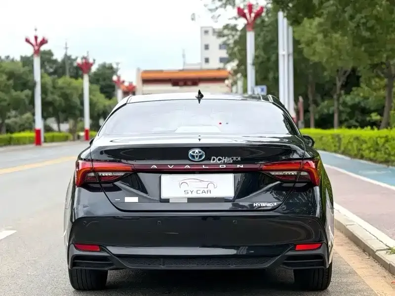 Toyota Avalon — фото 2