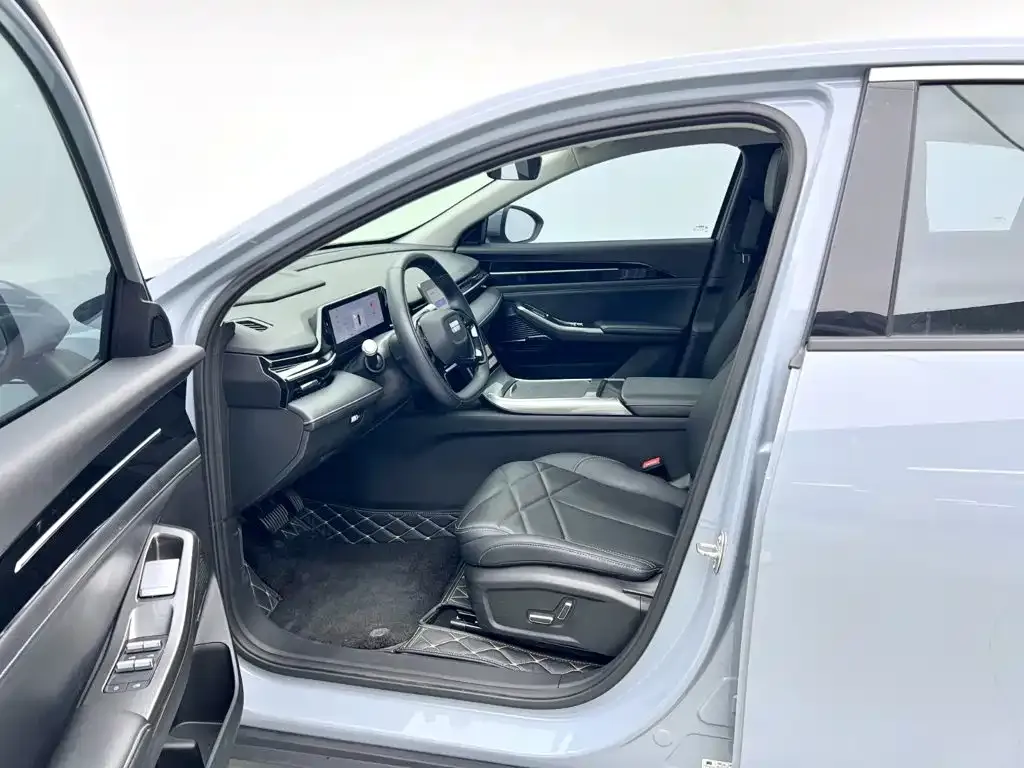 Geely Galaxy L6 — фото 10
