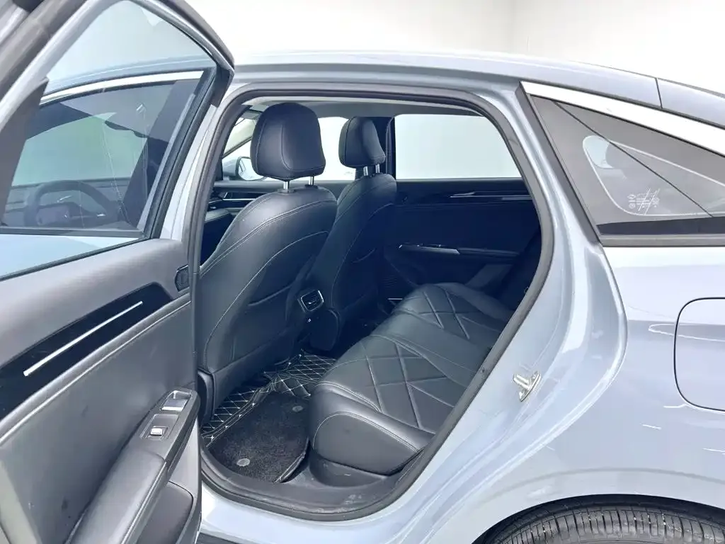 Geely Galaxy L6 — фото 3