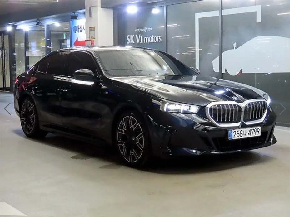 BMW 5-Series — фото 1
