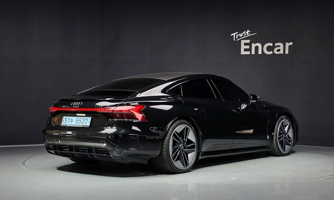 Audi RS e-tron GT — фото 2