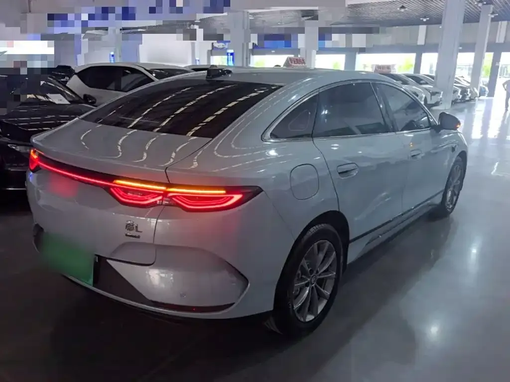 BYD Qin L — фото 9