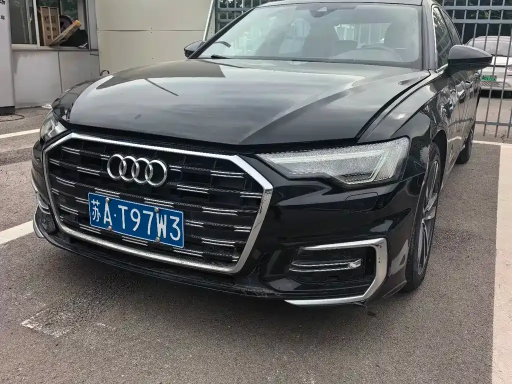 Audi A6L — фото 1