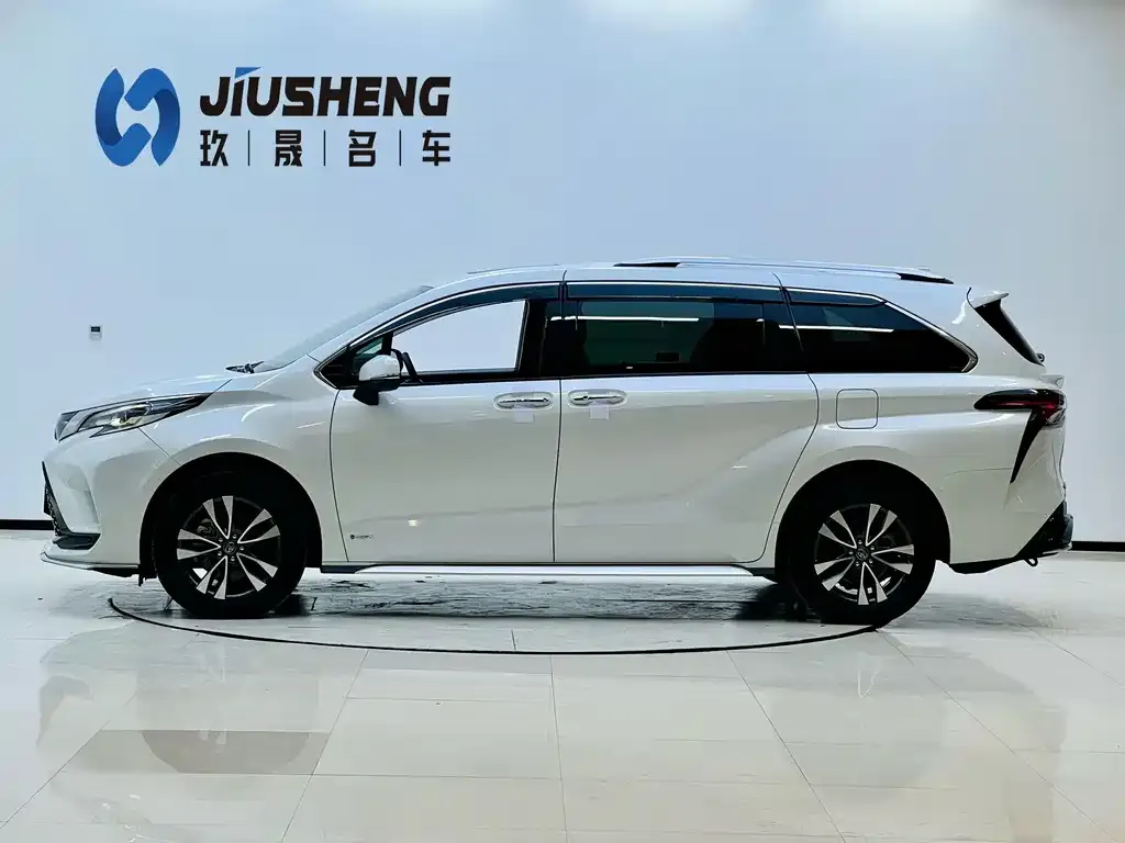 Toyota Granvia — фото 3