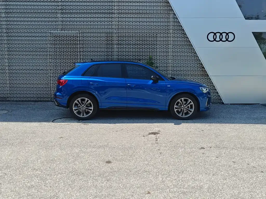 Audi Q3 — фото 7
