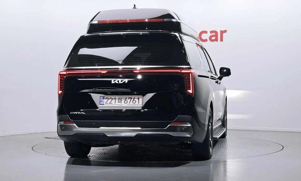 Kia Carnival — фото 4
