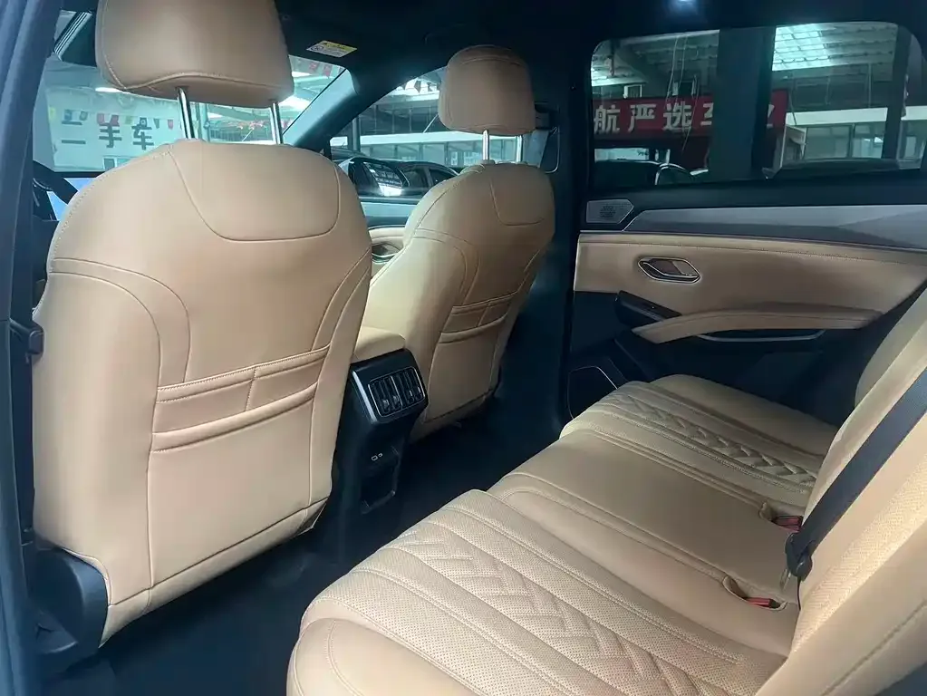 BYD L DM-i — фото 2