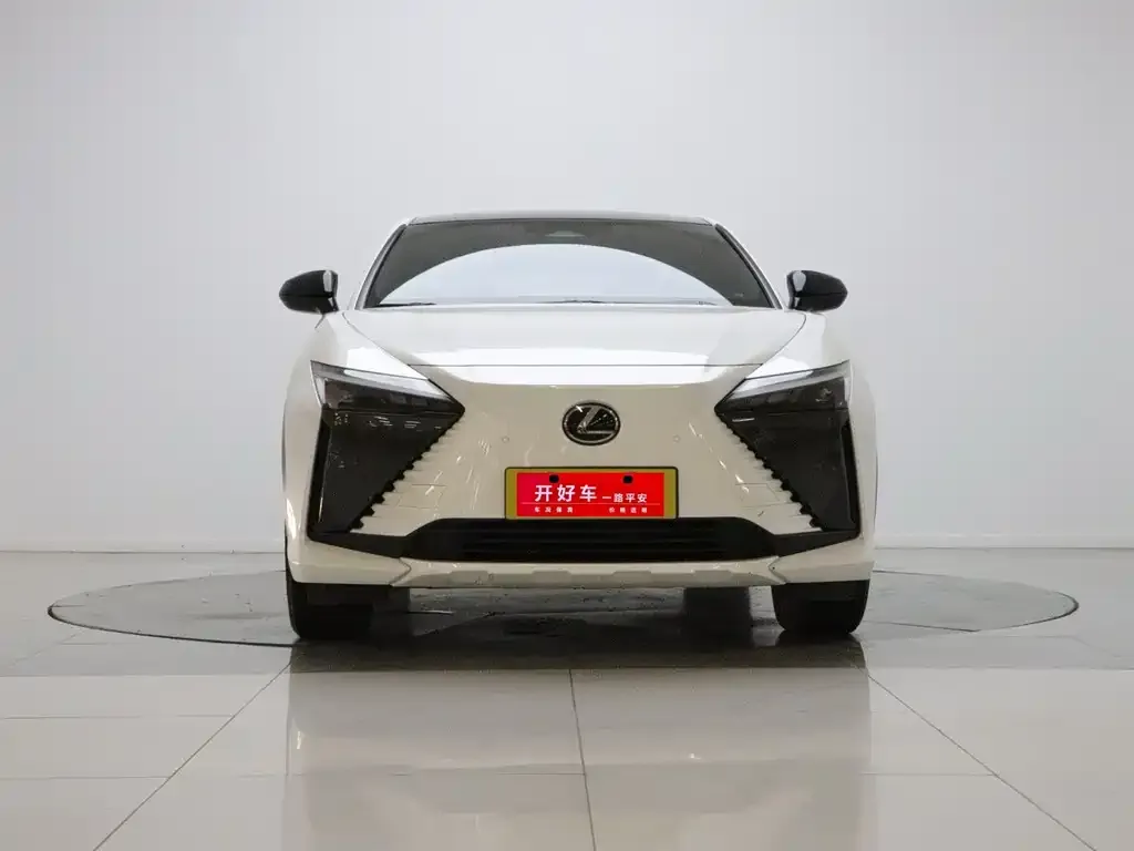 Lexus RZ — фото 2