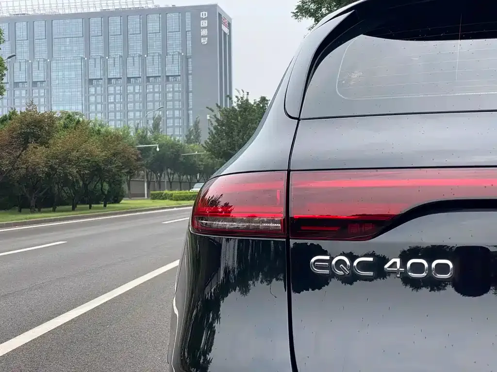 Mercedes-Benz EQC — фото 3