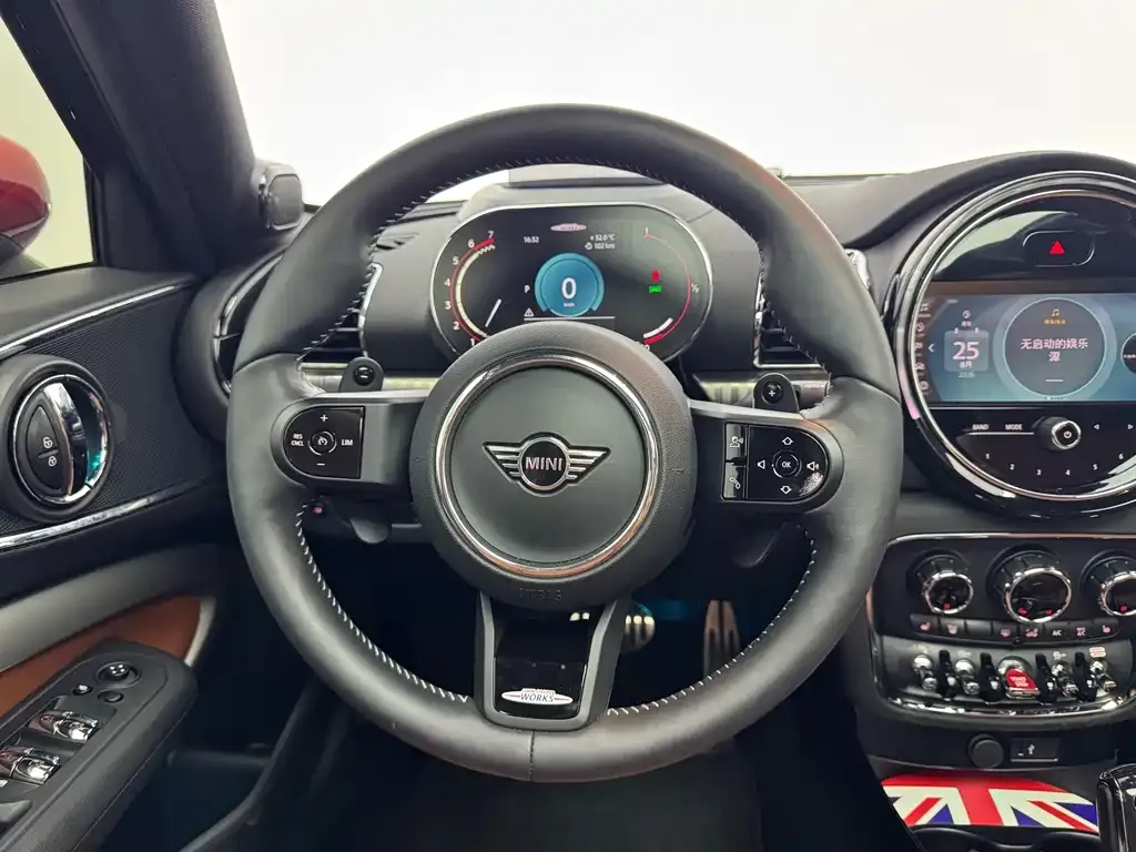 MINI Clubman JCW — фото 5