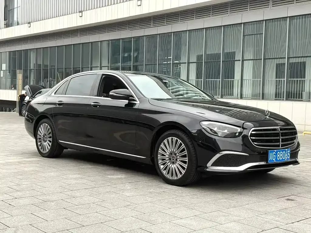 Mercedes-Benz E-Class — фото 8
