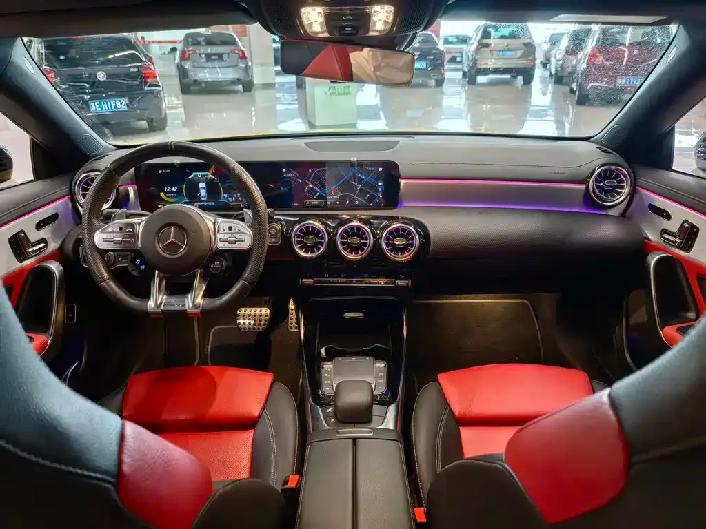 Mercedes-Benz CLA AMG — фото 10
