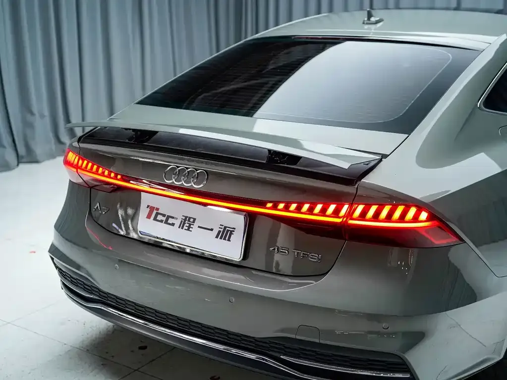 Audi A7 — фото 7