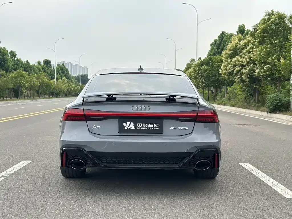Audi A7 — фото 2