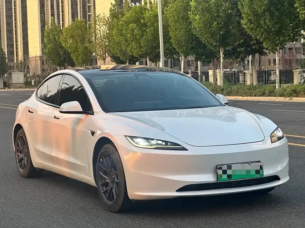 Tesla Model 3 — фото 7