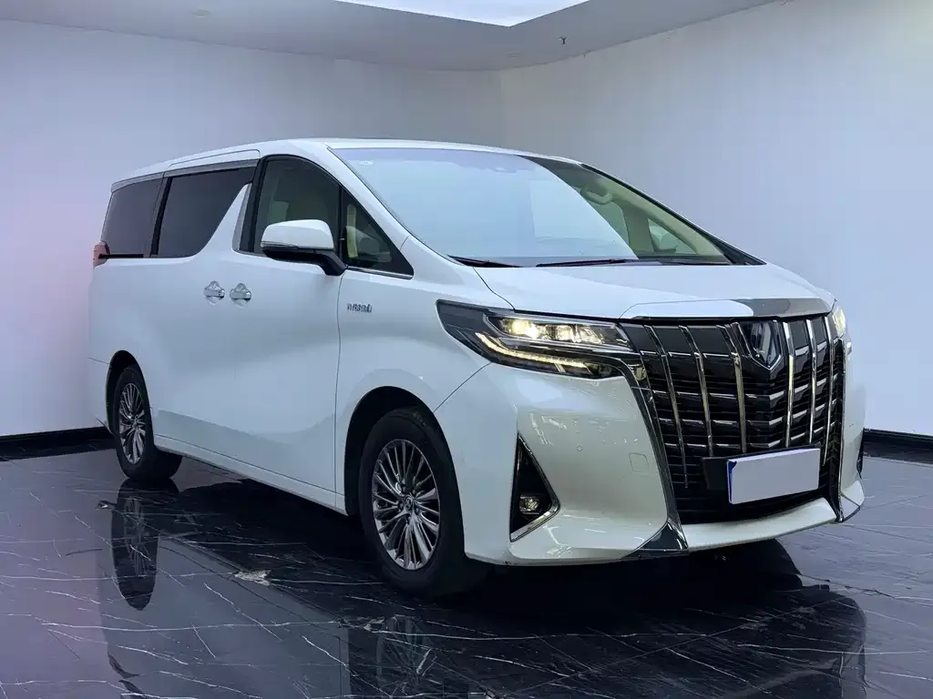 Toyota Alphard — фото 7