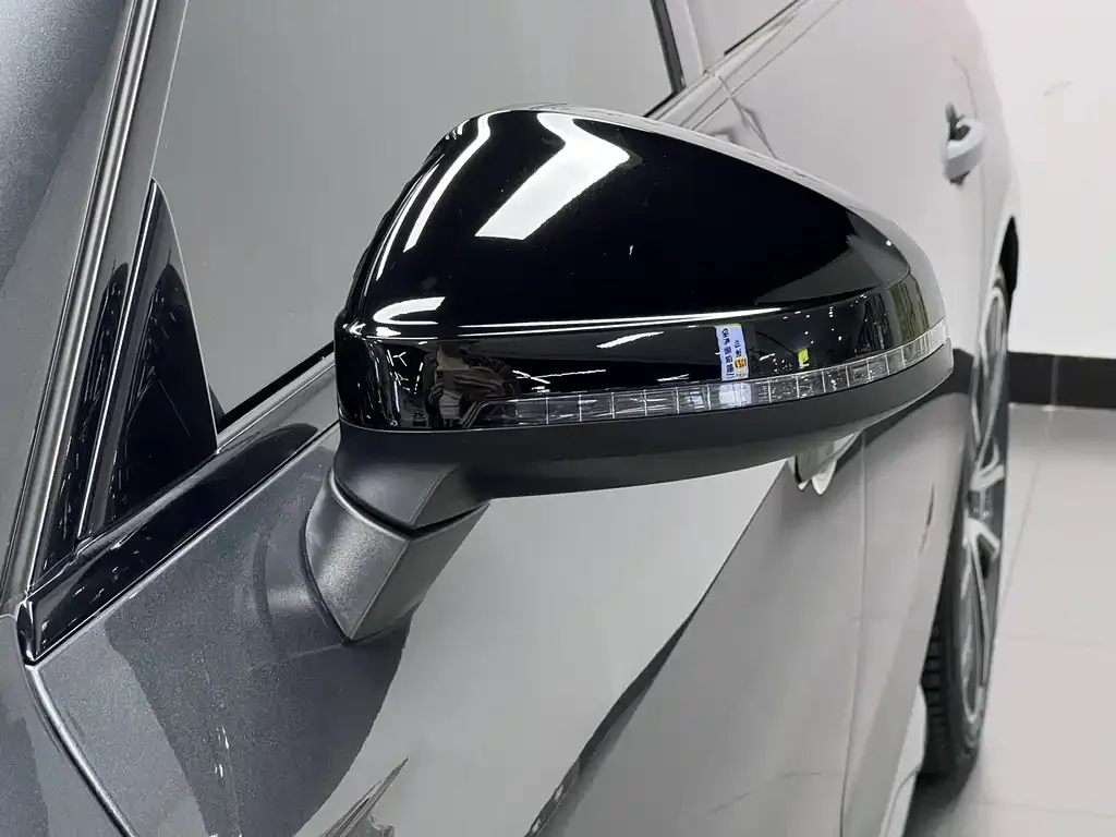 Audi A4L — фото 3