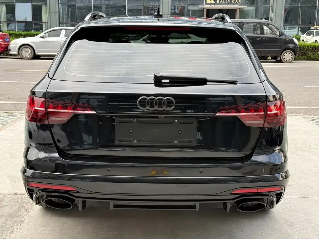 Audi A4 (Import) — фото 8