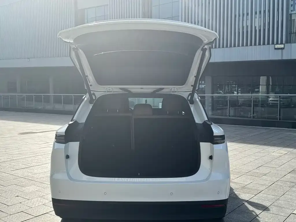 Li Auto Li i6 — фото 9