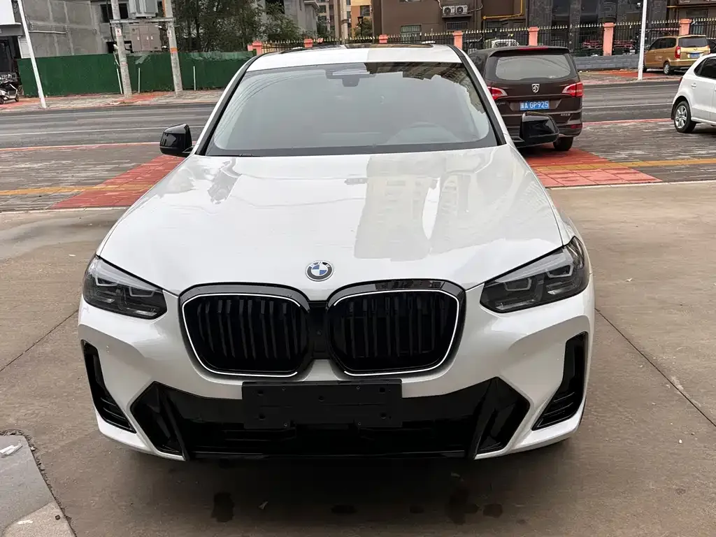 BMW iX3 — фото 1