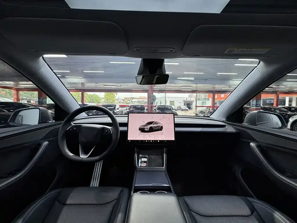 Tesla Model Y — фото 4