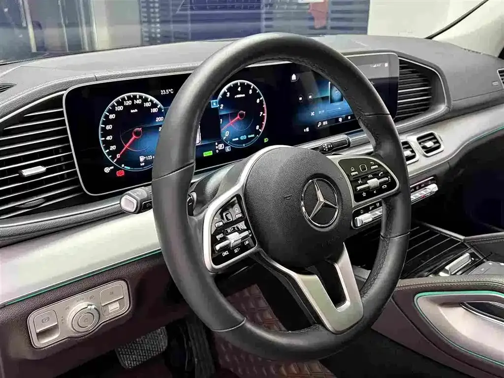 Mercedes-Benz GLS — фото 6