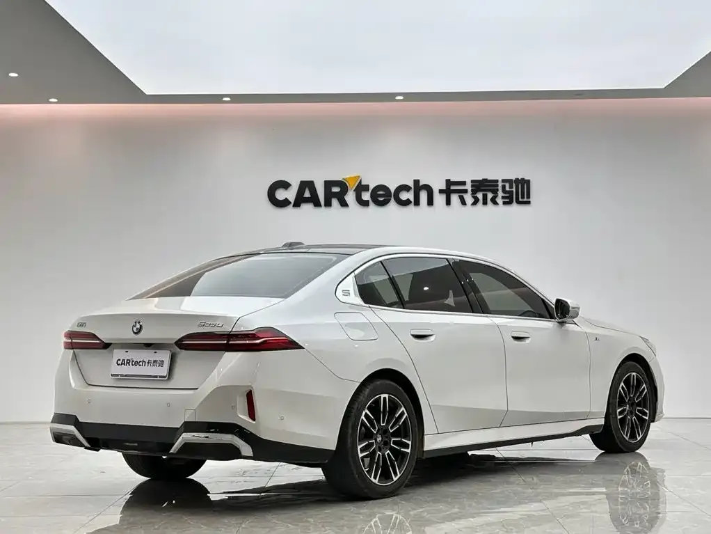 BMW 5 Series — фото 5