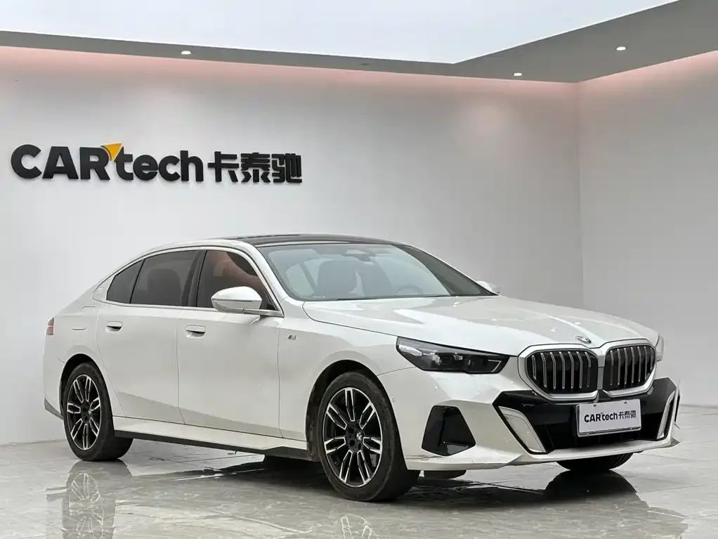 BMW 5 Series — фото 10