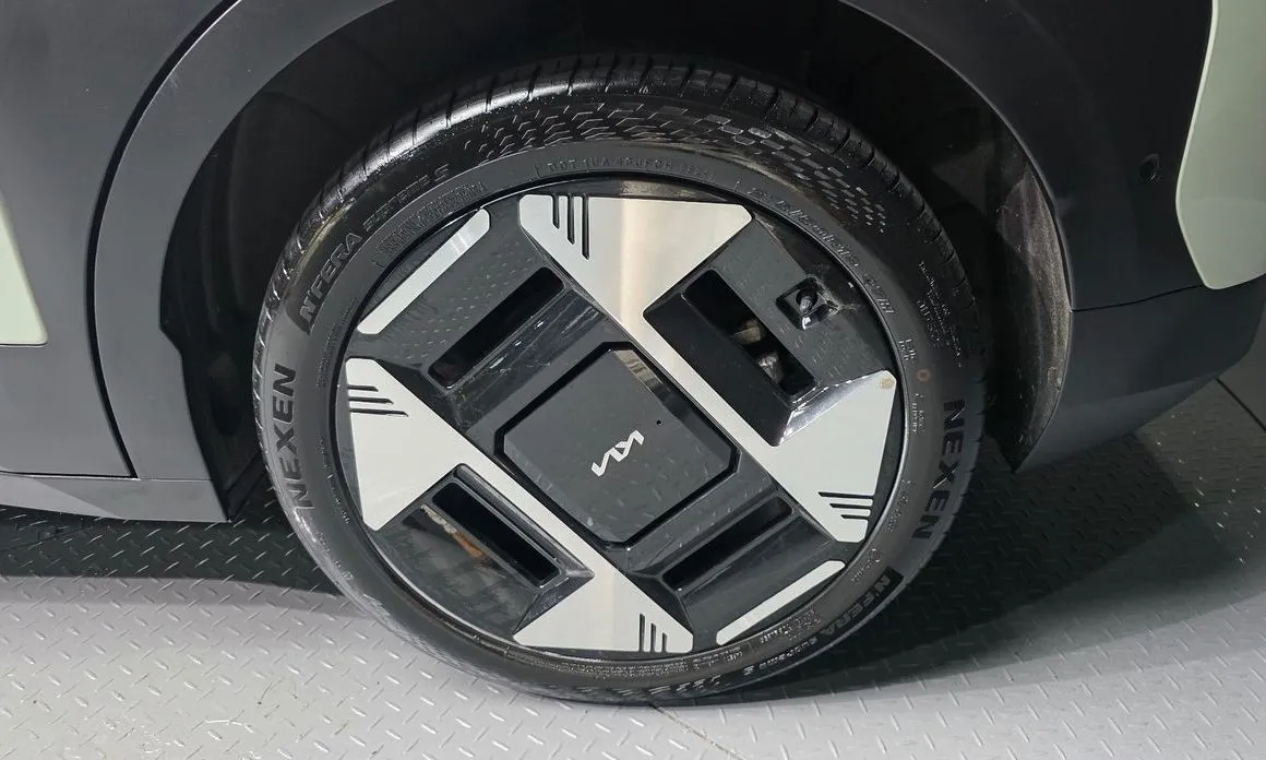 Kia EV3 — фото 8