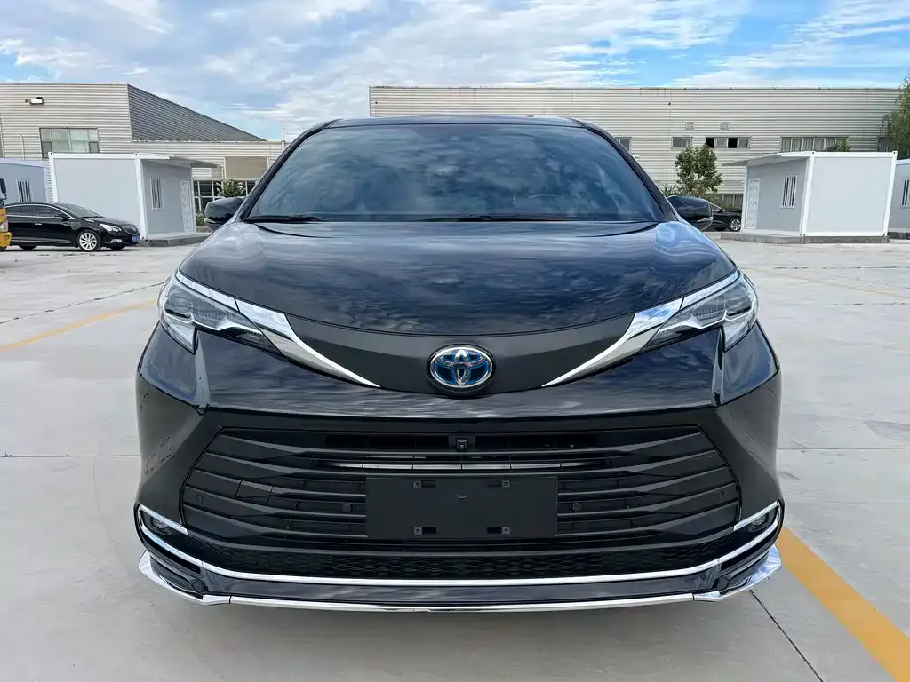 Toyota Sienna — фото 6
