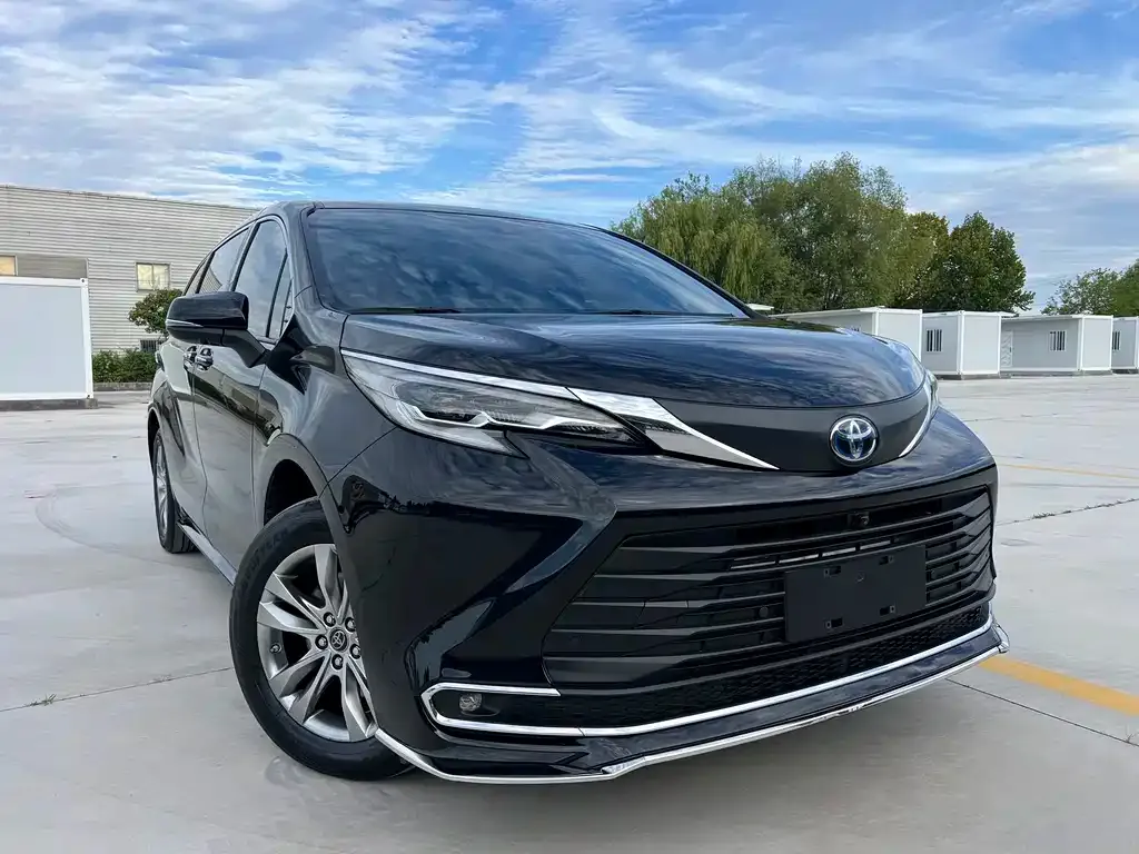 Toyota Sienna — фото 5