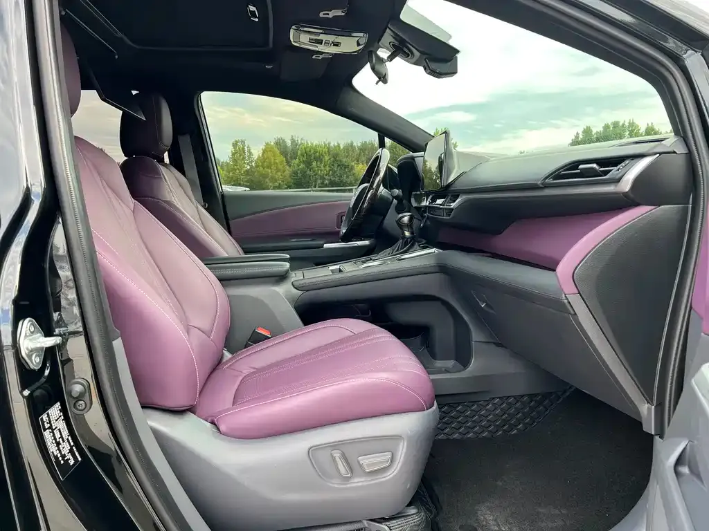 Toyota Sienna — фото 2