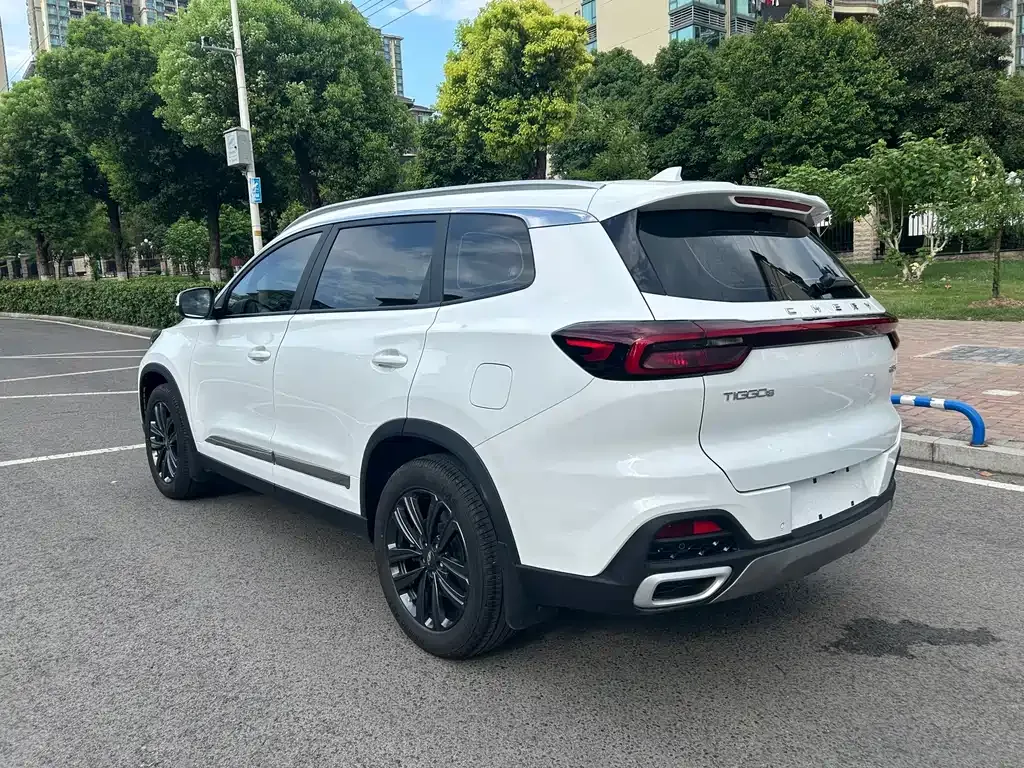 Chery Tiggo 8 — фото 9