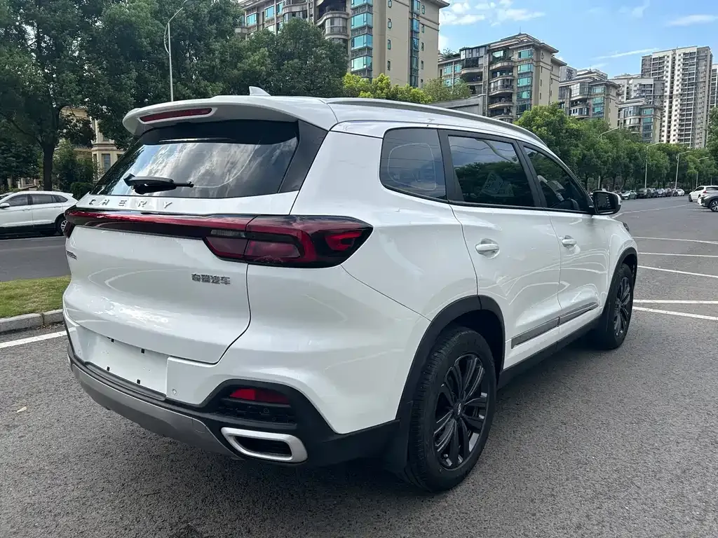 Chery Tiggo 8 — фото 5