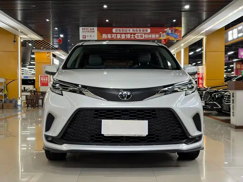 Toyota Granvia — фото 10