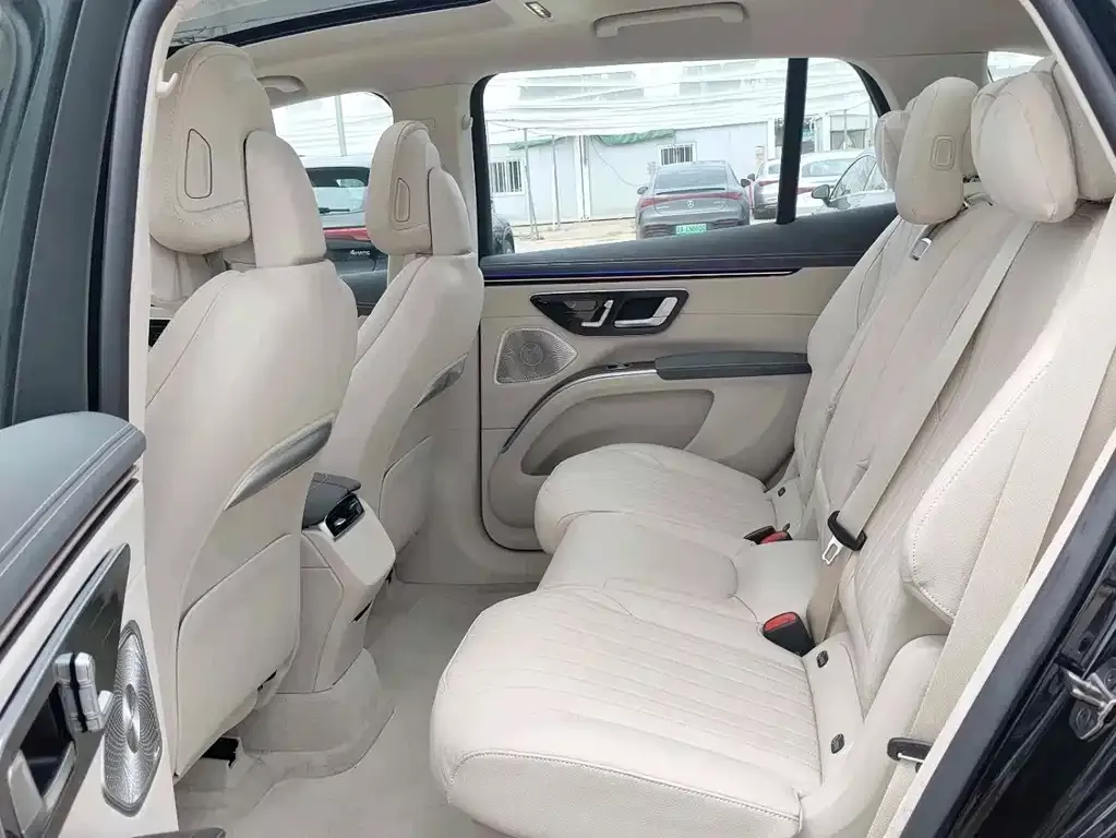 Mercedes-Benz EQS SUV — фото 9
