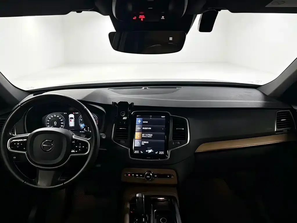 Volvo XC90 — фото 7