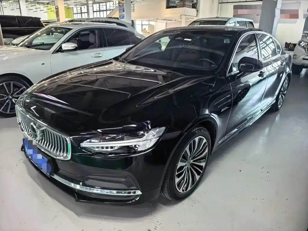 Volvo S90 — фото 1