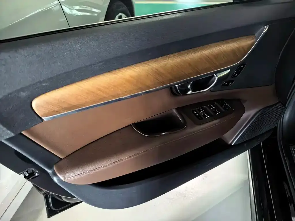 Volvo S90 — фото 3