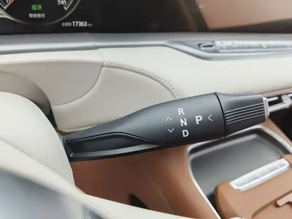 VOYAH FREE — фото 9
