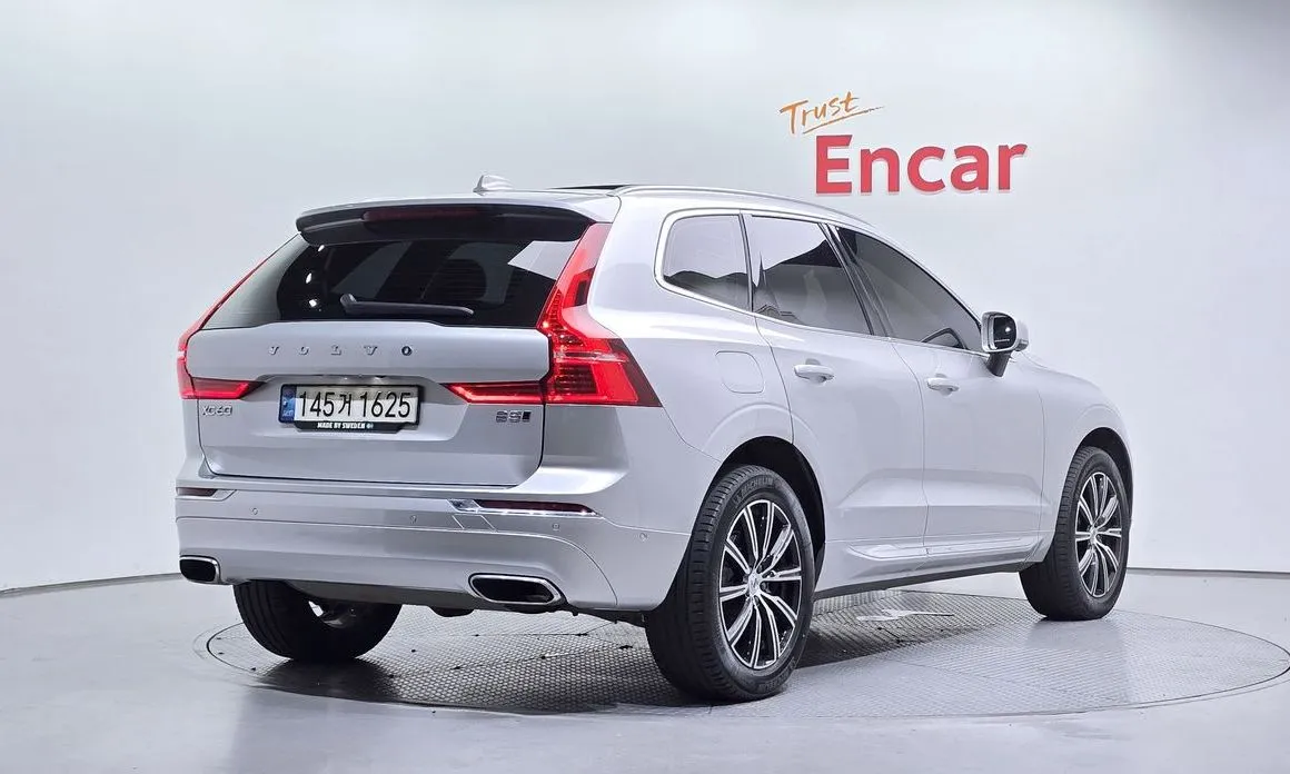Volvo XC60 — фото 6