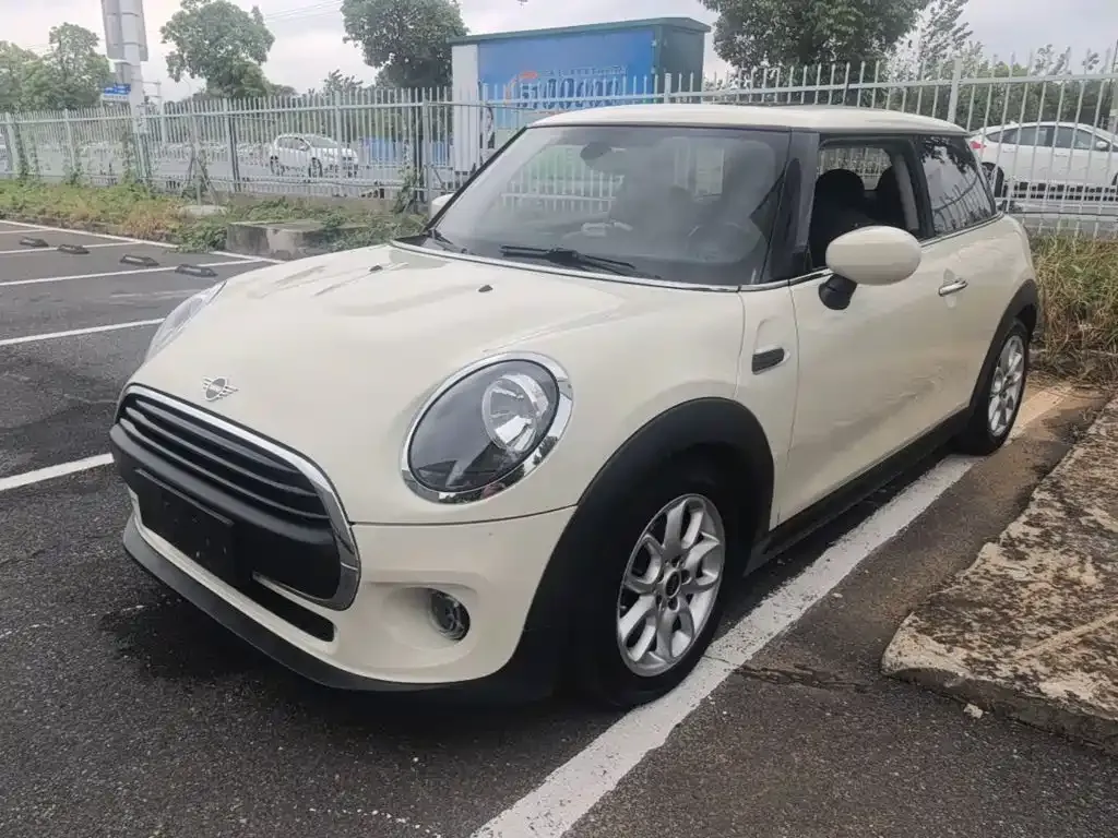 MINI Cooper (3-door) — фото 1