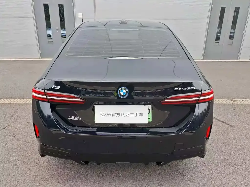 BMW i5 — фото 3